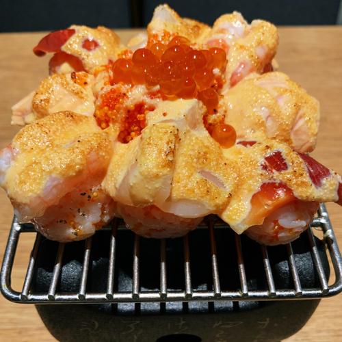 心和胃，总得有一个被填满 论大胃鲸鱼技术的美食治愈学